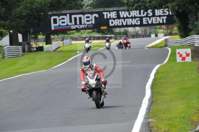 Motorcycle action photographs;Trackday digital images;event digital images;eventdigitalimages;no limits trackday;oulton park;oulton park circuit cheshire;oulton park photographs;peter wileman photography;trackday;trackday photos