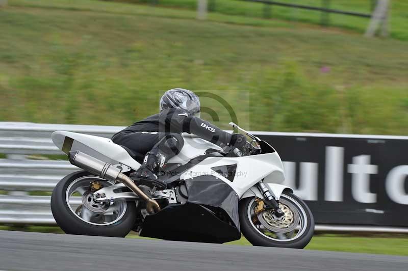 Motorcycle action photographs;Trackday digital images;event digital images;eventdigitalimages;no limits trackday;oulton park;oulton park circuit cheshire;oulton park photographs;peter wileman photography;trackday;trackday photos