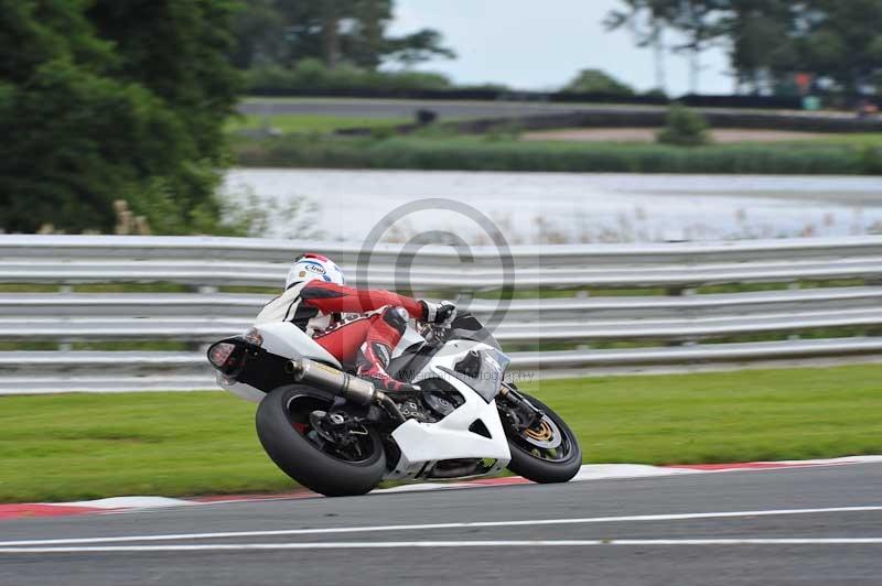 Motorcycle action photographs;Trackday digital images;event digital images;eventdigitalimages;no limits trackday;oulton park;oulton park circuit cheshire;oulton park photographs;peter wileman photography;trackday;trackday photos