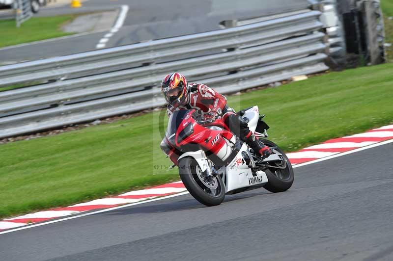 Motorcycle action photographs;Trackday digital images;event digital images;eventdigitalimages;no limits trackday;oulton park;oulton park circuit cheshire;oulton park photographs;peter wileman photography;trackday;trackday photos