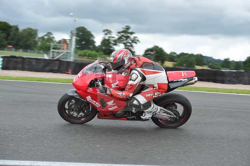 Motorcycle action photographs;Trackday digital images;event digital images;eventdigitalimages;no limits trackday;oulton park;oulton park circuit cheshire;oulton park photographs;peter wileman photography;trackday;trackday photos
