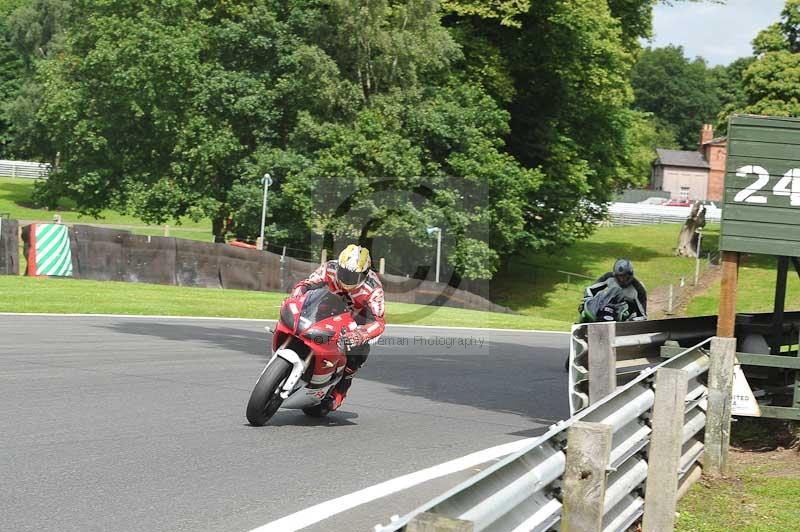 Motorcycle action photographs;Trackday digital images;event digital images;eventdigitalimages;no limits trackday;oulton park;oulton park circuit cheshire;oulton park photographs;peter wileman photography;trackday;trackday photos