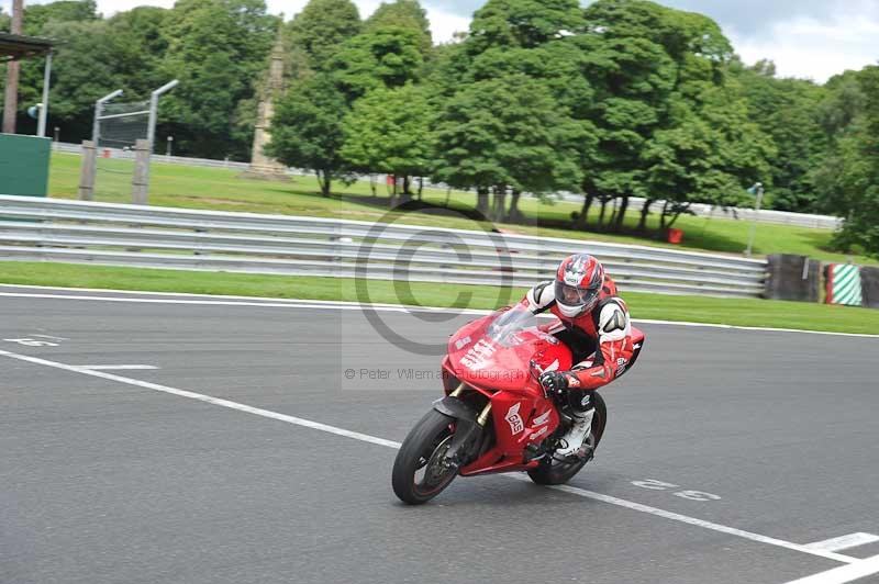 Motorcycle action photographs;Trackday digital images;event digital images;eventdigitalimages;no limits trackday;oulton park;oulton park circuit cheshire;oulton park photographs;peter wileman photography;trackday;trackday photos