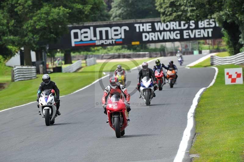 Motorcycle action photographs;Trackday digital images;event digital images;eventdigitalimages;no limits trackday;oulton park;oulton park circuit cheshire;oulton park photographs;peter wileman photography;trackday;trackday photos