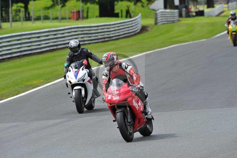 Motorcycle action photographs;Trackday digital images;event digital images;eventdigitalimages;no limits trackday;oulton park;oulton park circuit cheshire;oulton park photographs;peter wileman photography;trackday;trackday photos