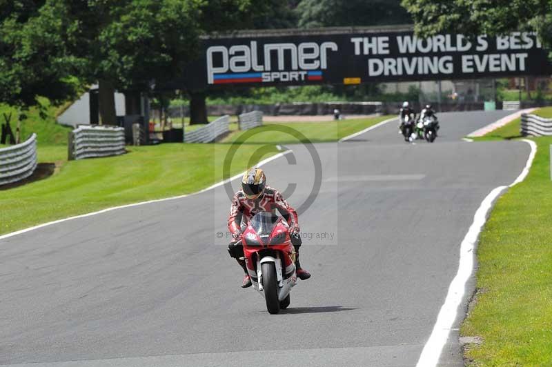 Motorcycle action photographs;Trackday digital images;event digital images;eventdigitalimages;no limits trackday;oulton park;oulton park circuit cheshire;oulton park photographs;peter wileman photography;trackday;trackday photos
