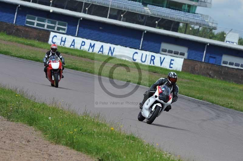 Rockingham no limits trackday;enduro digital images;event digital images;eventdigitalimages;no limits trackdays;peter wileman photography;racing digital images;rockingham raceway northamptonshire;rockingham trackday photographs;trackday digital images;trackday photos