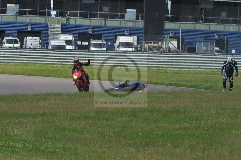 Rockingham no limits trackday;enduro digital images;event digital images;eventdigitalimages;no limits trackdays;peter wileman photography;racing digital images;rockingham raceway northamptonshire;rockingham trackday photographs;trackday digital images;trackday photos