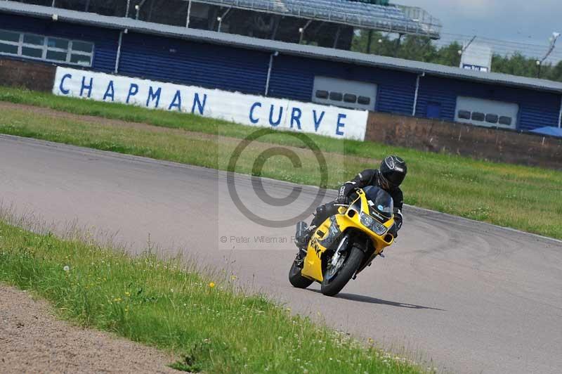 Rockingham no limits trackday;enduro digital images;event digital images;eventdigitalimages;no limits trackdays;peter wileman photography;racing digital images;rockingham raceway northamptonshire;rockingham trackday photographs;trackday digital images;trackday photos