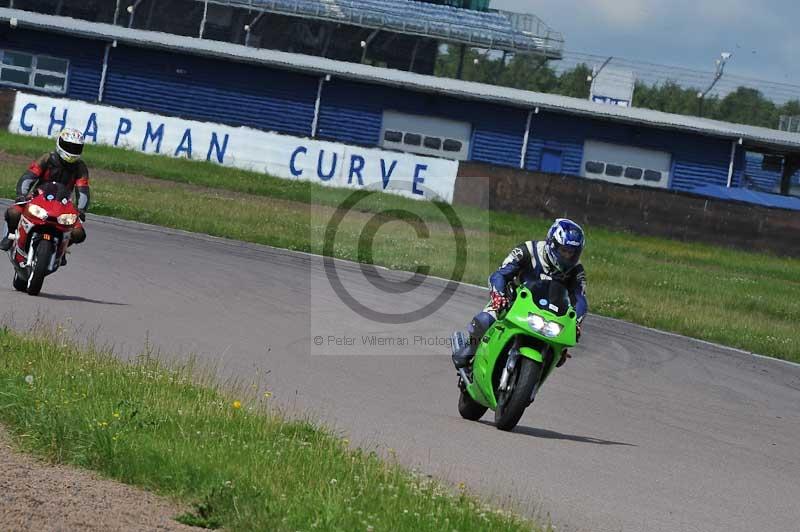 Rockingham no limits trackday;enduro digital images;event digital images;eventdigitalimages;no limits trackdays;peter wileman photography;racing digital images;rockingham raceway northamptonshire;rockingham trackday photographs;trackday digital images;trackday photos