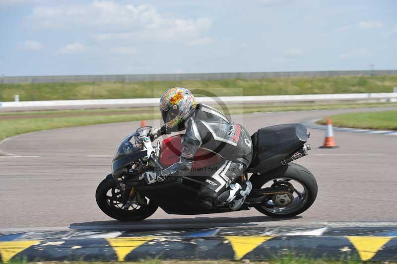 Motorcycle action photographs;Rockingham;Rockingham photographs;Trackday digital images;event digital images;eventdigitalimages;no limits trackday;peter wileman photography;rockingham corby northamptonshire;trackday;trackday photos