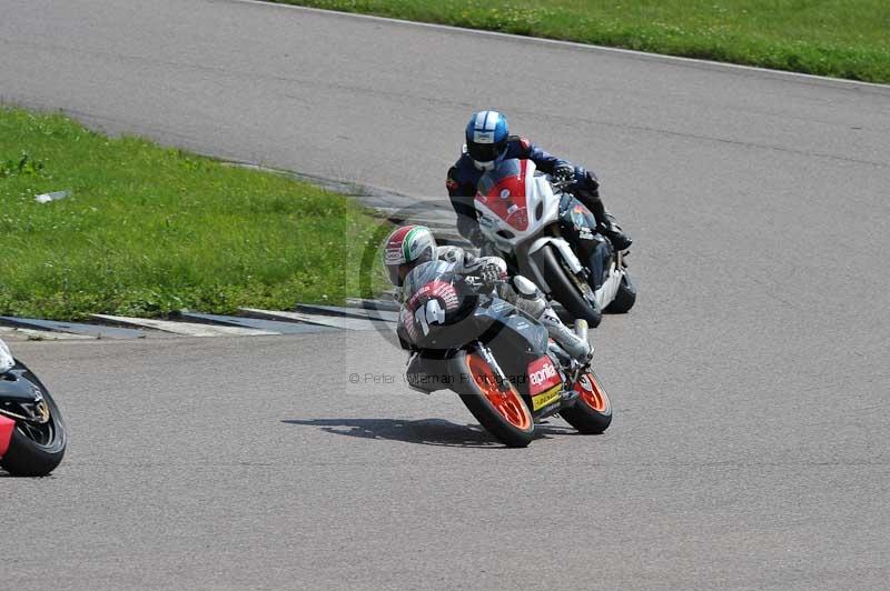 Motorcycle action photographs;Rockingham;Rockingham photographs;Trackday digital images;event digital images;eventdigitalimages;no limits trackday;peter wileman photography;rockingham corby northamptonshire;trackday;trackday photos