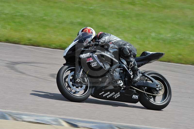 Motorcycle action photographs;Rockingham;Rockingham photographs;Trackday digital images;event digital images;eventdigitalimages;no limits trackday;peter wileman photography;rockingham corby northamptonshire;trackday;trackday photos