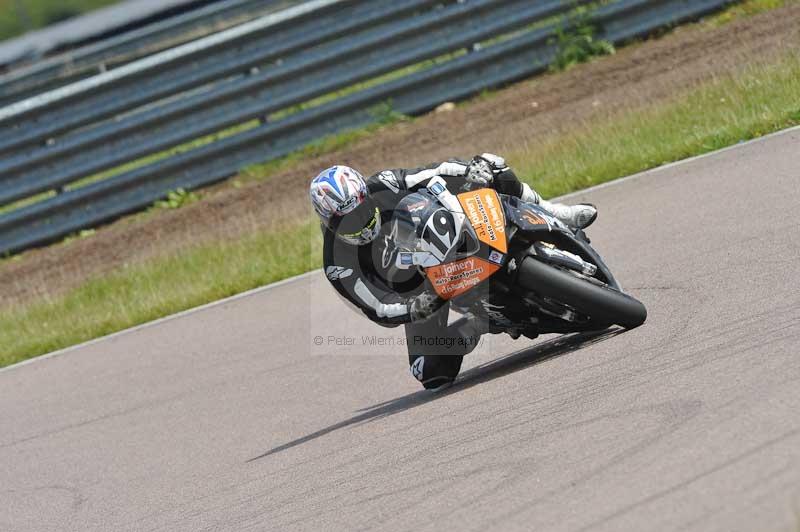 Motorcycle action photographs;Rockingham;Rockingham photographs;Trackday digital images;event digital images;eventdigitalimages;no limits trackday;peter wileman photography;rockingham corby northamptonshire;trackday;trackday photos