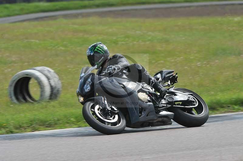 Motorcycle action photographs;Rockingham;Rockingham photographs;Trackday digital images;event digital images;eventdigitalimages;no limits trackday;peter wileman photography;rockingham corby northamptonshire;trackday;trackday photos