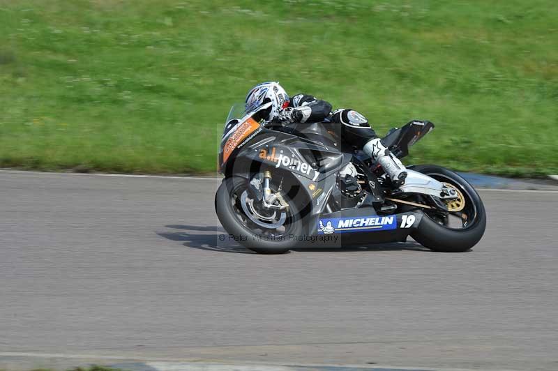 Motorcycle action photographs;Rockingham;Rockingham photographs;Trackday digital images;event digital images;eventdigitalimages;no limits trackday;peter wileman photography;rockingham corby northamptonshire;trackday;trackday photos