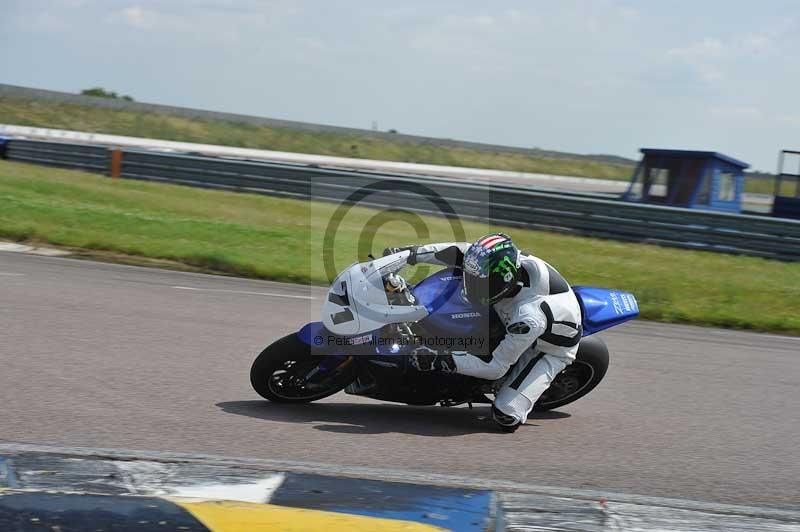Motorcycle action photographs;Rockingham;Rockingham photographs;Trackday digital images;event digital images;eventdigitalimages;no limits trackday;peter wileman photography;rockingham corby northamptonshire;trackday;trackday photos