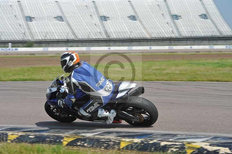 Motorcycle action photographs;Rockingham;Rockingham photographs;Trackday digital images;event digital images;eventdigitalimages;no limits trackday;peter wileman photography;rockingham corby northamptonshire;trackday;trackday photos