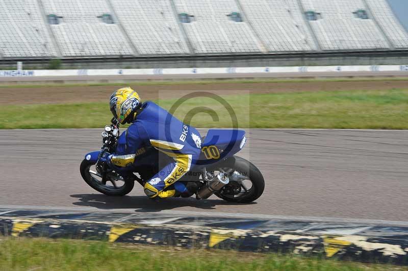 Motorcycle action photographs;Rockingham;Rockingham photographs;Trackday digital images;event digital images;eventdigitalimages;no limits trackday;peter wileman photography;rockingham corby northamptonshire;trackday;trackday photos