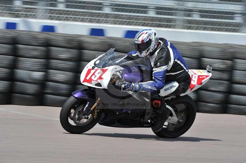 Motorcycle action photographs;Rockingham;Rockingham photographs;Trackday digital images;event digital images;eventdigitalimages;no limits trackday;peter wileman photography;rockingham corby northamptonshire;trackday;trackday photos
