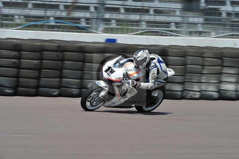 Motorcycle action photographs;Rockingham;Rockingham photographs;Trackday digital images;event digital images;eventdigitalimages;no limits trackday;peter wileman photography;rockingham corby northamptonshire;trackday;trackday photos