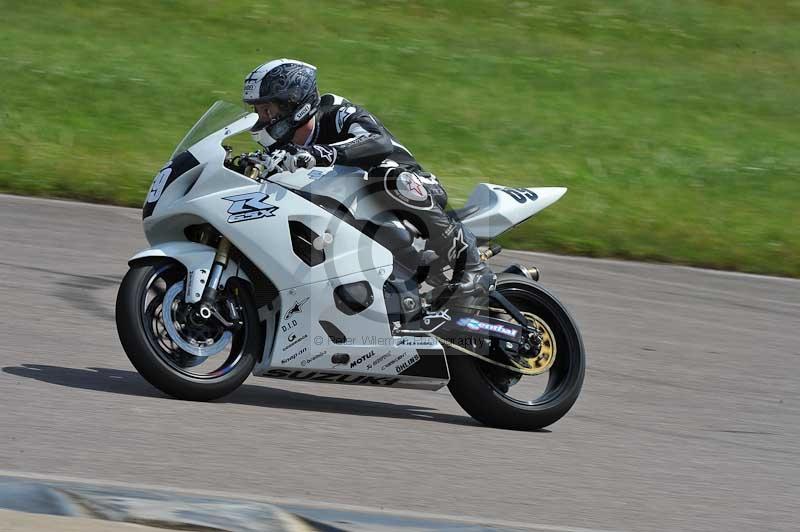 Motorcycle action photographs;Rockingham;Rockingham photographs;Trackday digital images;event digital images;eventdigitalimages;no limits trackday;peter wileman photography;rockingham corby northamptonshire;trackday;trackday photos