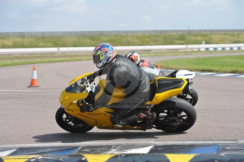 Motorcycle action photographs;Rockingham;Rockingham photographs;Trackday digital images;event digital images;eventdigitalimages;no limits trackday;peter wileman photography;rockingham corby northamptonshire;trackday;trackday photos