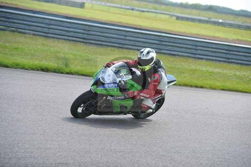 Motorcycle action photographs;Rockingham;Rockingham photographs;Trackday digital images;event digital images;eventdigitalimages;no limits trackday;peter wileman photography;rockingham corby northamptonshire;trackday;trackday photos