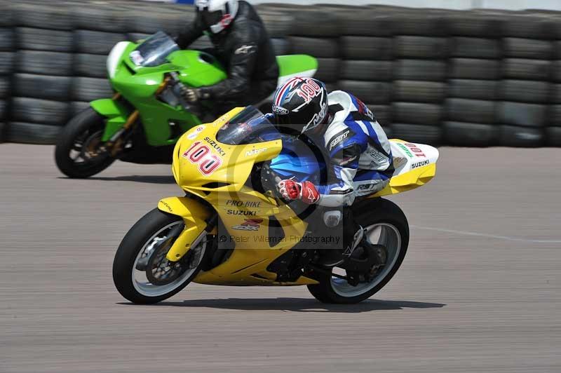 Motorcycle action photographs;Rockingham;Rockingham photographs;Trackday digital images;event digital images;eventdigitalimages;no limits trackday;peter wileman photography;rockingham corby northamptonshire;trackday;trackday photos