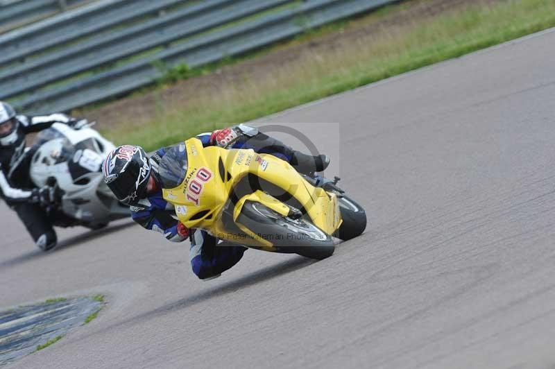 Motorcycle action photographs;Rockingham;Rockingham photographs;Trackday digital images;event digital images;eventdigitalimages;no limits trackday;peter wileman photography;rockingham corby northamptonshire;trackday;trackday photos