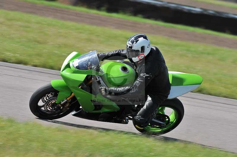 Motorcycle action photographs;Rockingham;Rockingham photographs;Trackday digital images;event digital images;eventdigitalimages;no limits trackday;peter wileman photography;rockingham corby northamptonshire;trackday;trackday photos