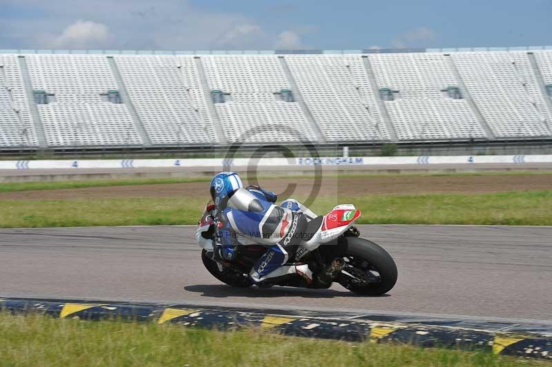 Motorcycle action photographs;Rockingham;Rockingham photographs;Trackday digital images;event digital images;eventdigitalimages;no limits trackday;peter wileman photography;rockingham corby northamptonshire;trackday;trackday photos