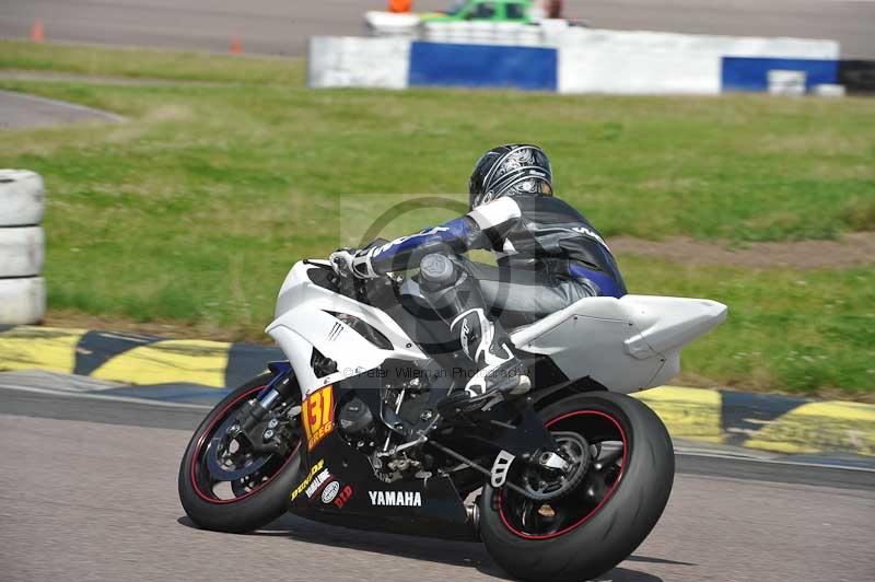 Motorcycle action photographs;Rockingham;Rockingham photographs;Trackday digital images;event digital images;eventdigitalimages;no limits trackday;peter wileman photography;rockingham corby northamptonshire;trackday;trackday photos