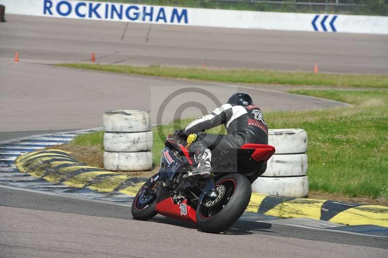 Motorcycle action photographs;Rockingham;Rockingham photographs;Trackday digital images;event digital images;eventdigitalimages;no limits trackday;peter wileman photography;rockingham corby northamptonshire;trackday;trackday photos