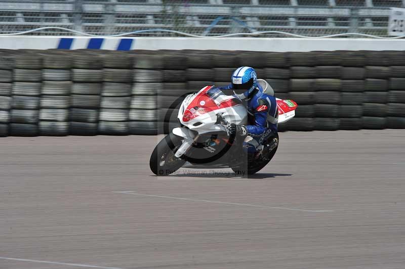 Motorcycle action photographs;Rockingham;Rockingham photographs;Trackday digital images;event digital images;eventdigitalimages;no limits trackday;peter wileman photography;rockingham corby northamptonshire;trackday;trackday photos