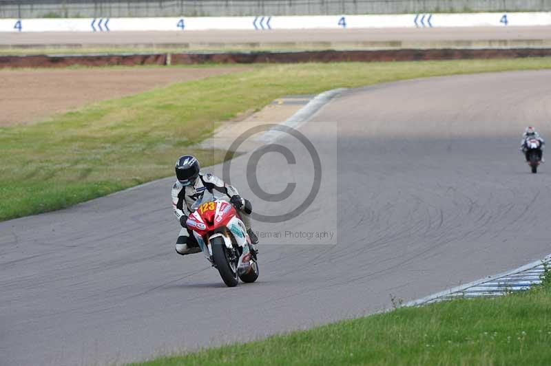 Motorcycle action photographs;Rockingham;Rockingham photographs;Trackday digital images;event digital images;eventdigitalimages;no limits trackday;peter wileman photography;rockingham corby northamptonshire;trackday;trackday photos