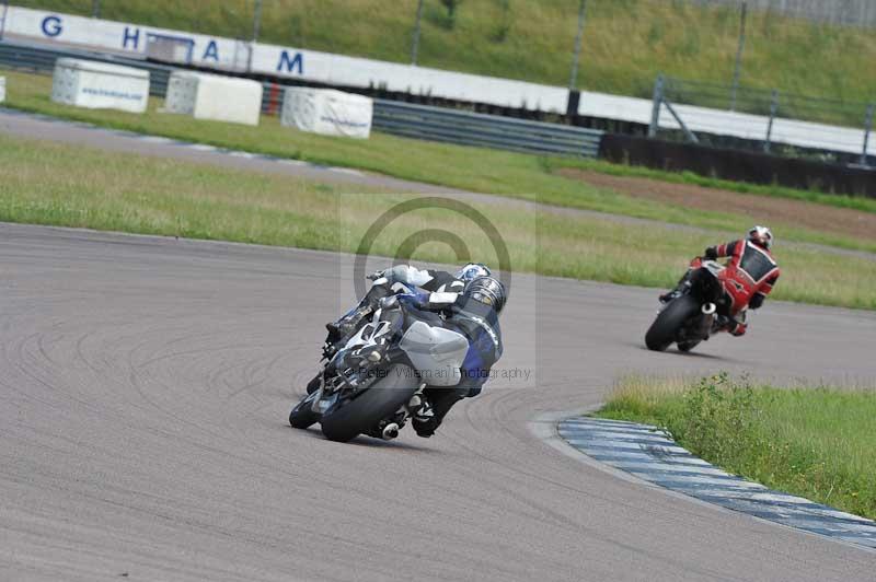 Motorcycle action photographs;Rockingham;Rockingham photographs;Trackday digital images;event digital images;eventdigitalimages;no limits trackday;peter wileman photography;rockingham corby northamptonshire;trackday;trackday photos