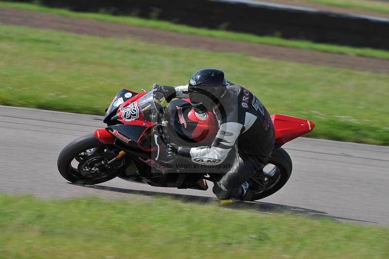 Motorcycle action photographs;Rockingham;Rockingham photographs;Trackday digital images;event digital images;eventdigitalimages;no limits trackday;peter wileman photography;rockingham corby northamptonshire;trackday;trackday photos