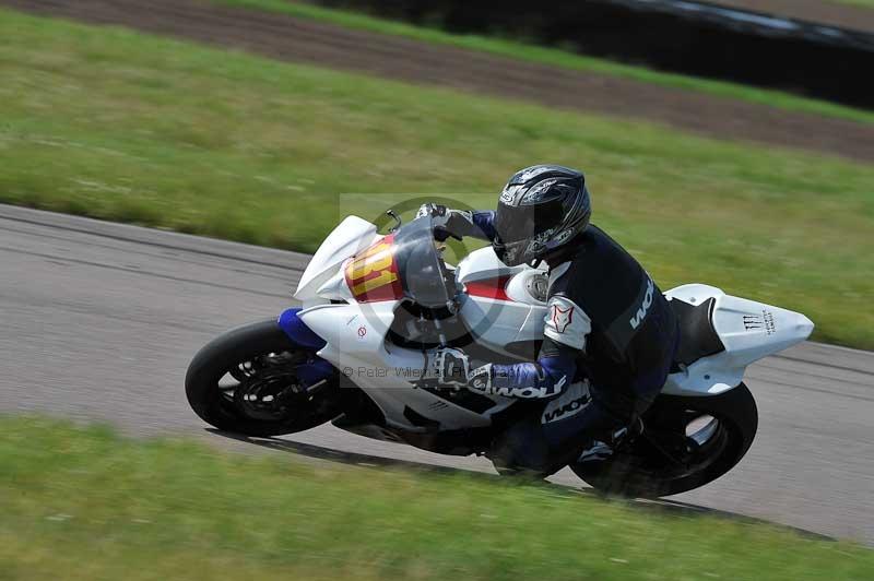 Motorcycle action photographs;Rockingham;Rockingham photographs;Trackday digital images;event digital images;eventdigitalimages;no limits trackday;peter wileman photography;rockingham corby northamptonshire;trackday;trackday photos