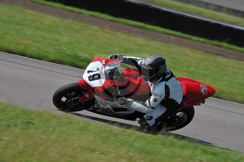 Motorcycle action photographs;Rockingham;Rockingham photographs;Trackday digital images;event digital images;eventdigitalimages;no limits trackday;peter wileman photography;rockingham corby northamptonshire;trackday;trackday photos