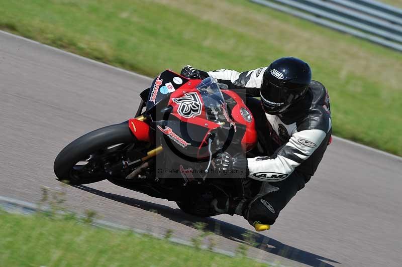 Motorcycle action photographs;Rockingham;Rockingham photographs;Trackday digital images;event digital images;eventdigitalimages;no limits trackday;peter wileman photography;rockingham corby northamptonshire;trackday;trackday photos