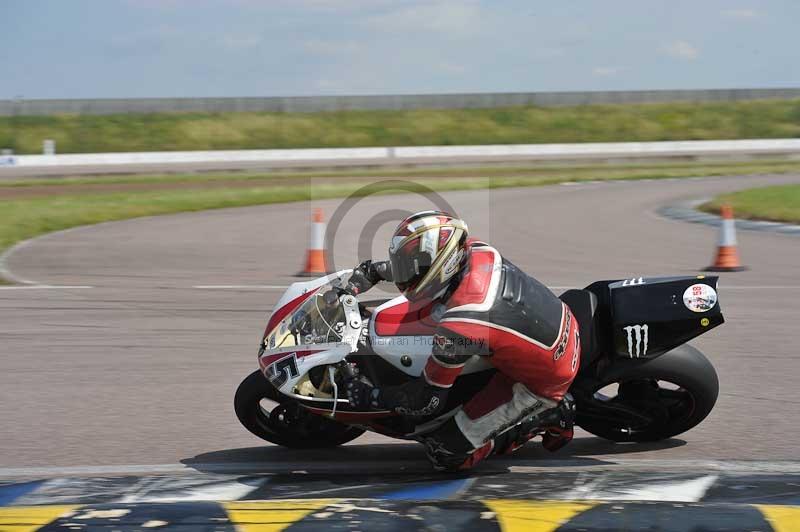 Motorcycle action photographs;Rockingham;Rockingham photographs;Trackday digital images;event digital images;eventdigitalimages;no limits trackday;peter wileman photography;rockingham corby northamptonshire;trackday;trackday photos
