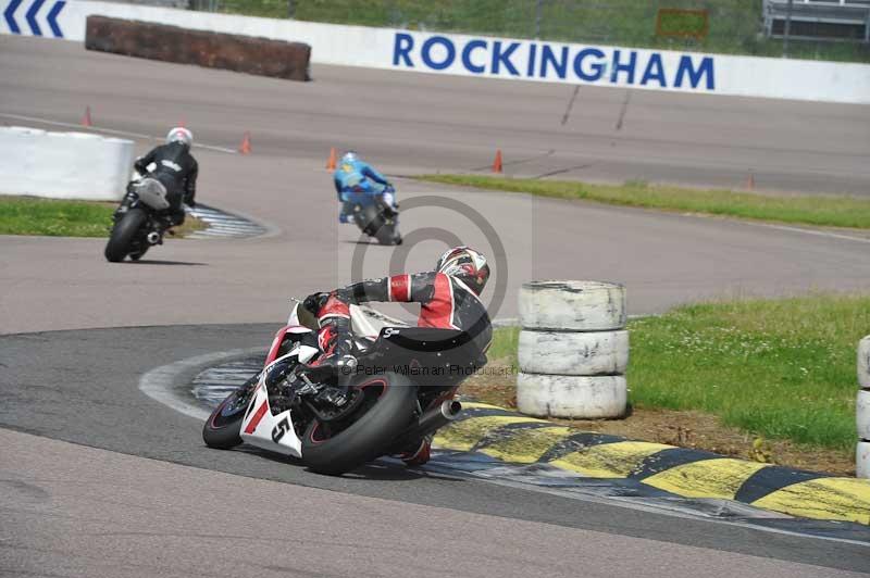 Motorcycle action photographs;Rockingham;Rockingham photographs;Trackday digital images;event digital images;eventdigitalimages;no limits trackday;peter wileman photography;rockingham corby northamptonshire;trackday;trackday photos