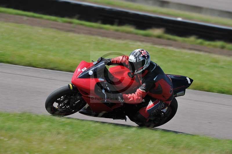 Motorcycle action photographs;Rockingham;Rockingham photographs;Trackday digital images;event digital images;eventdigitalimages;no limits trackday;peter wileman photography;rockingham corby northamptonshire;trackday;trackday photos