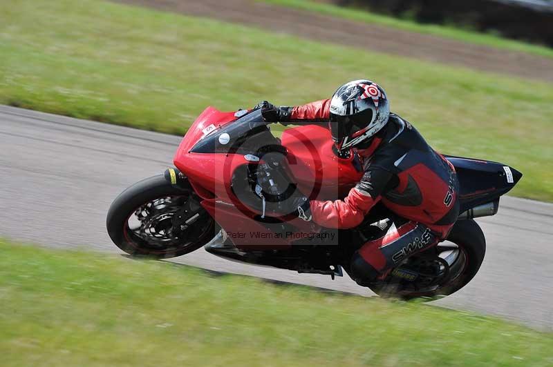 Motorcycle action photographs;Rockingham;Rockingham photographs;Trackday digital images;event digital images;eventdigitalimages;no limits trackday;peter wileman photography;rockingham corby northamptonshire;trackday;trackday photos