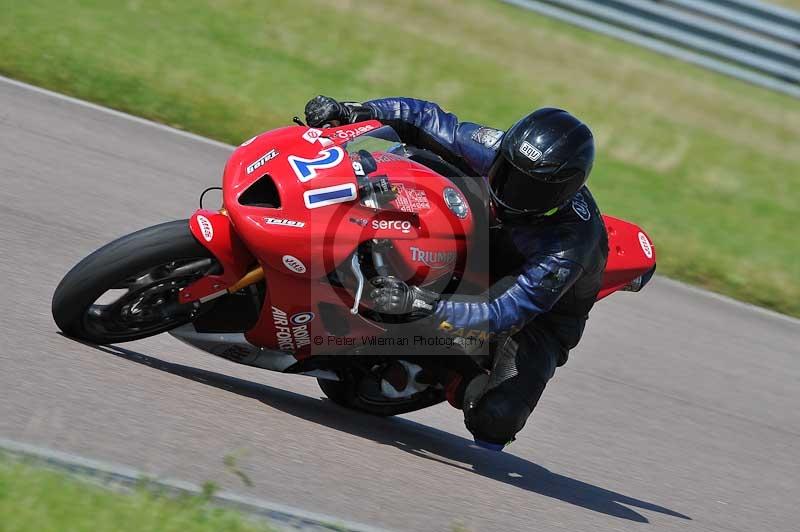 Motorcycle action photographs;Rockingham;Rockingham photographs;Trackday digital images;event digital images;eventdigitalimages;no limits trackday;peter wileman photography;rockingham corby northamptonshire;trackday;trackday photos