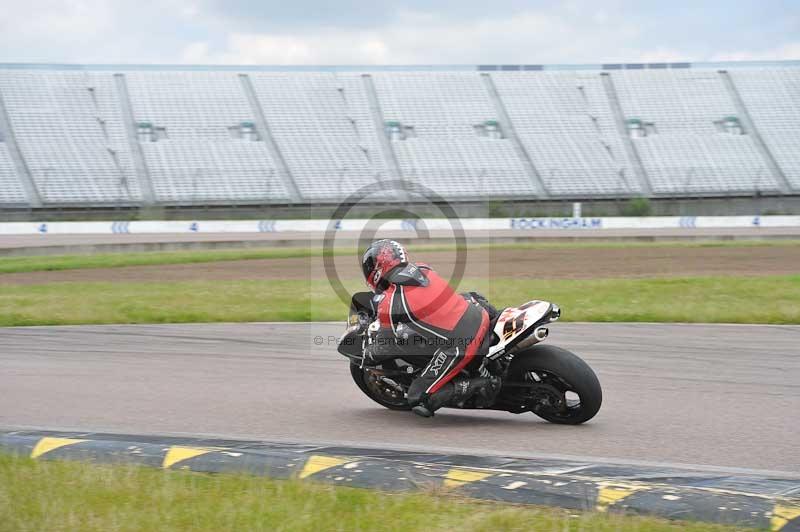 Motorcycle action photographs;Rockingham;Rockingham photographs;Trackday digital images;event digital images;eventdigitalimages;no limits trackday;peter wileman photography;rockingham corby northamptonshire;trackday;trackday photos