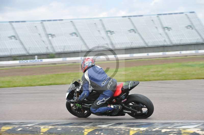 Motorcycle action photographs;Rockingham;Rockingham photographs;Trackday digital images;event digital images;eventdigitalimages;no limits trackday;peter wileman photography;rockingham corby northamptonshire;trackday;trackday photos