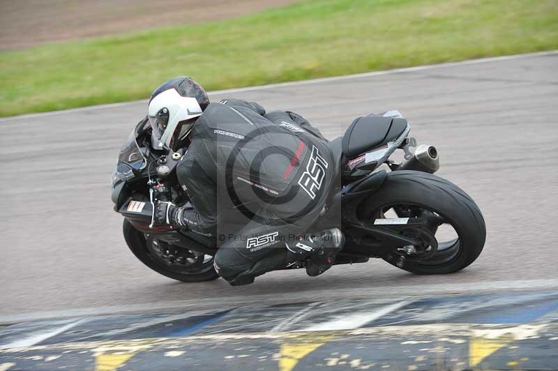 Motorcycle action photographs;Rockingham;Rockingham photographs;Trackday digital images;event digital images;eventdigitalimages;no limits trackday;peter wileman photography;rockingham corby northamptonshire;trackday;trackday photos