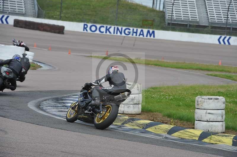 Motorcycle action photographs;Rockingham;Rockingham photographs;Trackday digital images;event digital images;eventdigitalimages;no limits trackday;peter wileman photography;rockingham corby northamptonshire;trackday;trackday photos